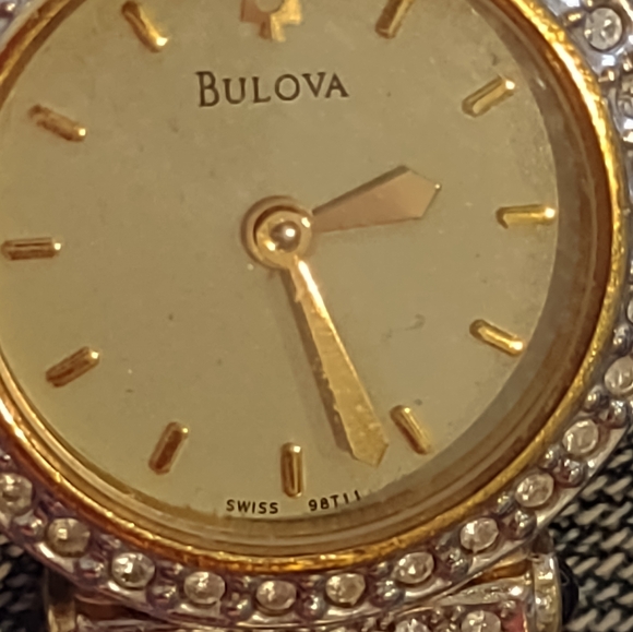 Bulova women's crystal swiss quartz watch  diamond bulova watch 98T11 - Picture 5 of 13